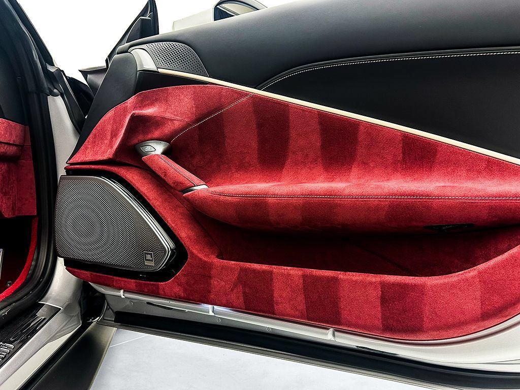 Certified 2025 Ferrari Roma Spider RWD image 17