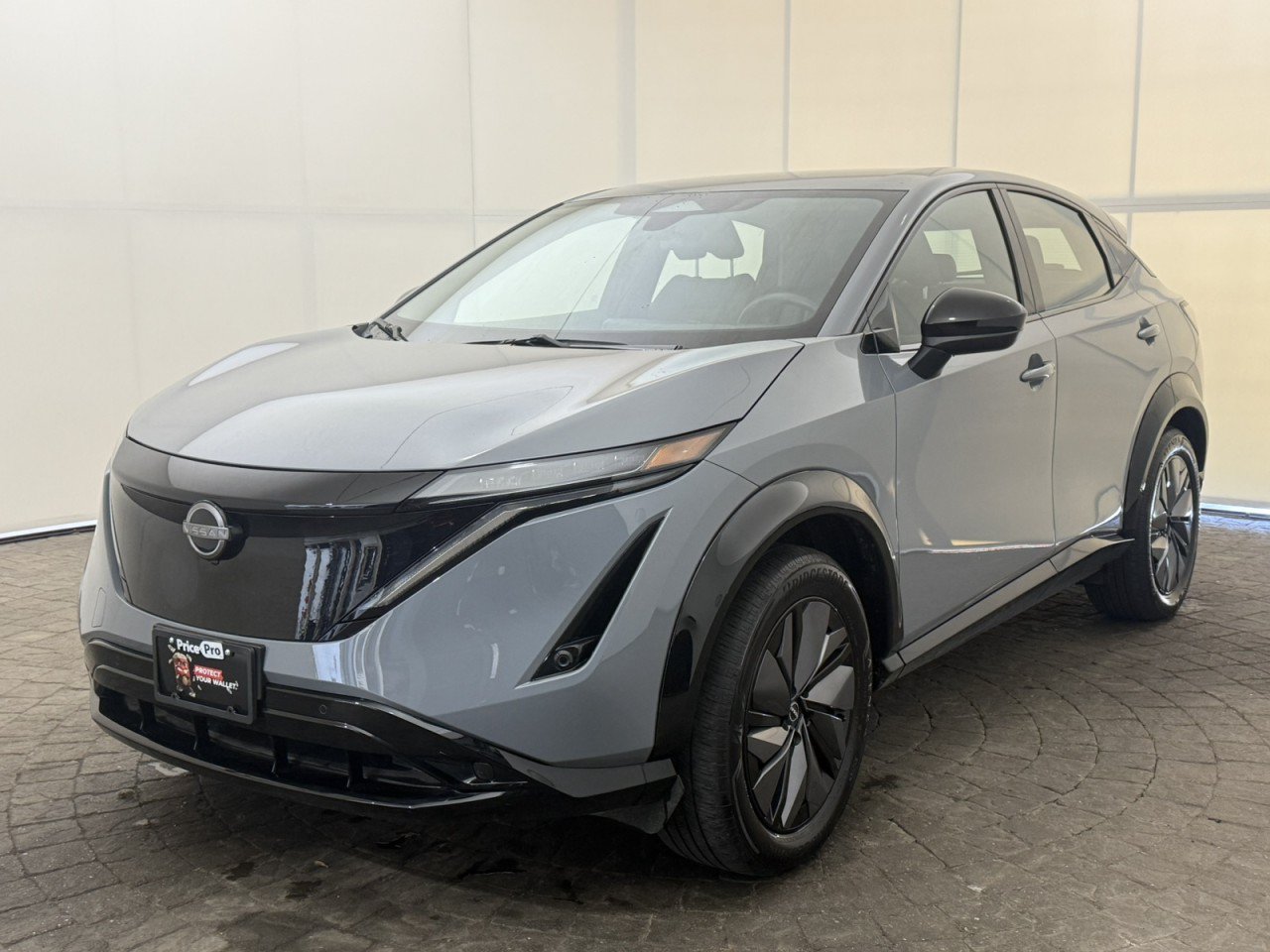 Used 2024 Nissan Ariya AWD image 3