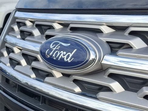 Used 2018 Ford Explorer Limited w/ Equipment Group 301A image 28