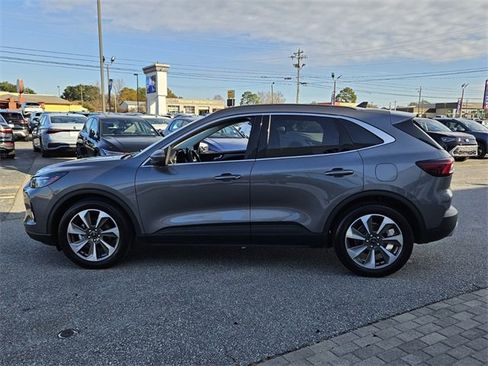 Used 2023 Ford Escape Platinum image 4