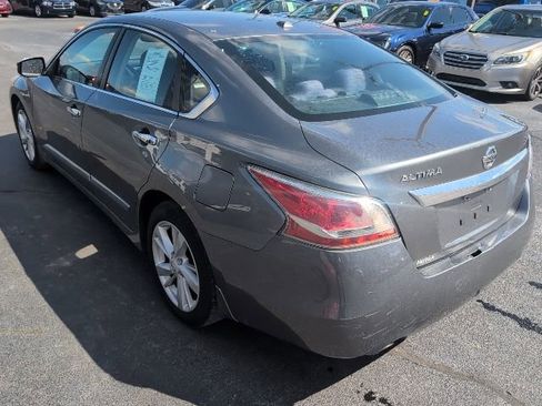 Used 2015 Nissan Altima 2.5 SV w/ Convenience Package image 6