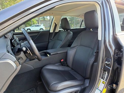 Used 2023 Lexus ES 250 w/ Premium Package AWD/4WD image 20