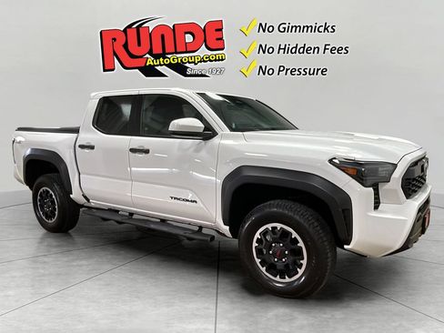 Used 2024 Toyota Tacoma TRD Off-Road AWD/4WD image 8