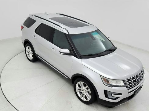 Used 2016 Ford Explorer Limited w/ Equipment Group 301A FWD image 19
