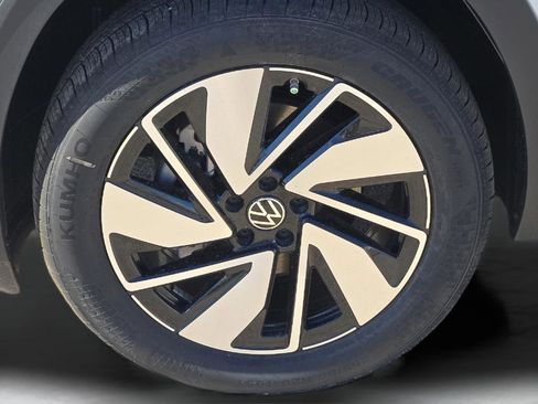 New 2026 Volkswagen Atlas SE image 8