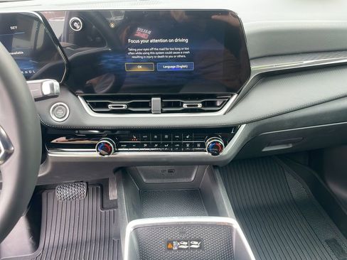 New 2026 Chevrolet Equinox LT w/ Convenience Package II image 16