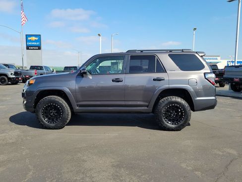 Used 2015 Toyota 4Runner Limited w/ Convenience Package AWD/4WD image 5