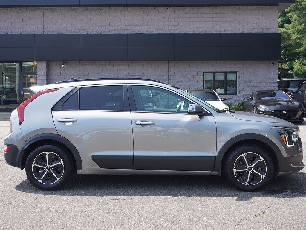 Used 2023 Kia Niro EX FWD image 18