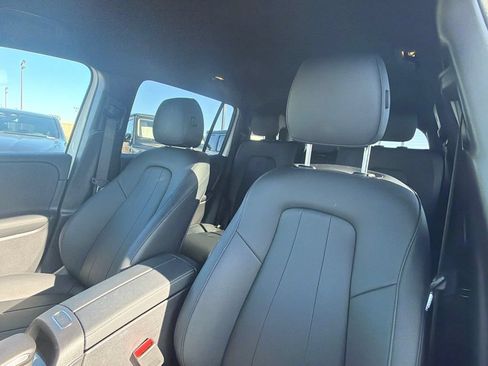 Used 2023 Mercedes-Benz EQB 300 4MATIC image 23
