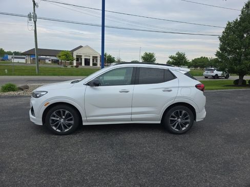 Used 2021 Buick Encore GX Essence w/ Advanced Technology Package FWD image 2