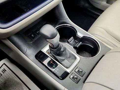 Used 2018 Toyota Highlander XLE FWD image 17