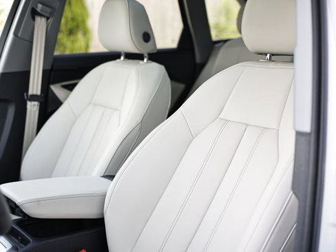 Certified 2025 Audi Q5 Premium image 21