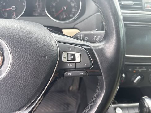 Used 2017 Volkswagen Jetta SE FWD image 15