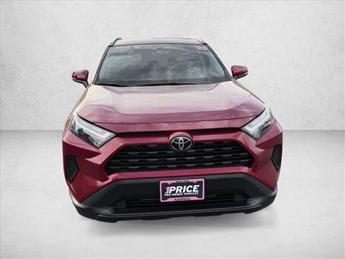 Used 2025 Toyota RAV4 XLE image 2