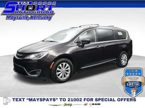 Used 2018 Chrysler Pacifica Touring-L FWD image 1