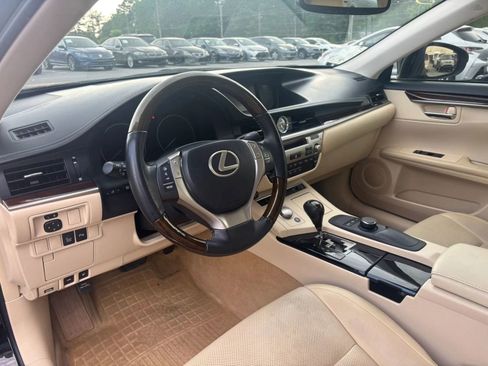 Used 2014 Lexus ES 350 w/ Premium Package FWD image 11