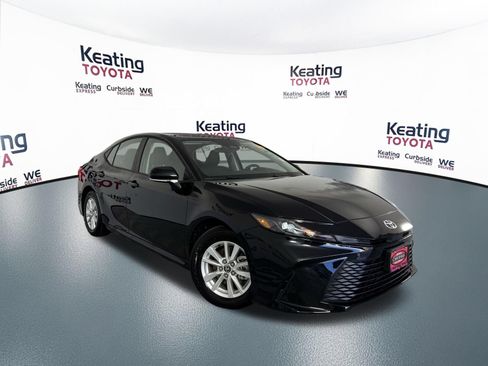 Used 2026 Toyota Camry LE FWD image 3