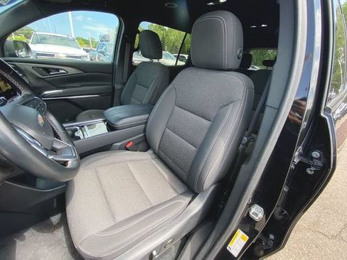 Used 2024 Chevrolet Traverse LT AWD/4WD image 18