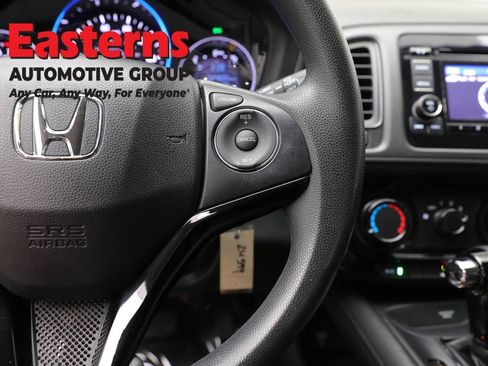 Used 2021 Honda HR-V LX image 15