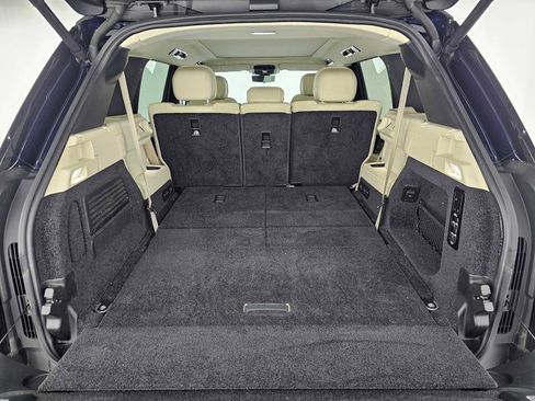 Used 2023 Land Rover Range Rover Long Wheelbase SE image 16