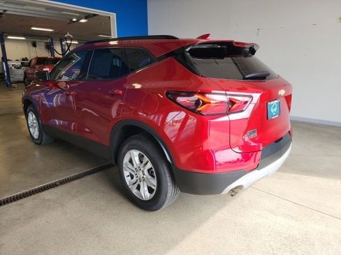 Used 2022 Chevrolet Blazer LT image 2