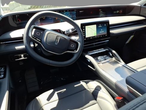 New 2026 Lincoln Nautilus Premier AWD/4WD image 6