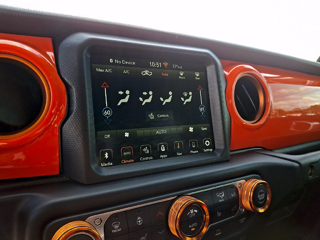 Used 2022 Jeep Gladiator Mojave w/ Cold Weather Group AWD/4WD image 15