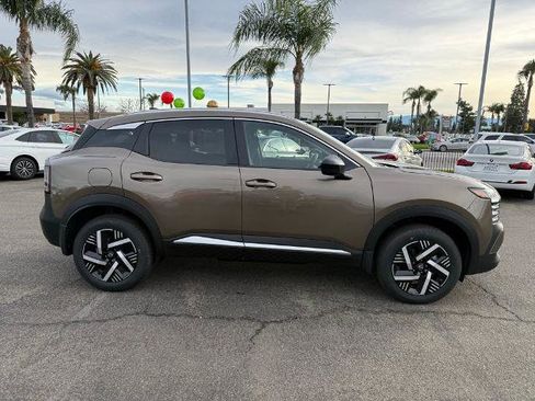 New 2026 Nissan Kicks SV image 7