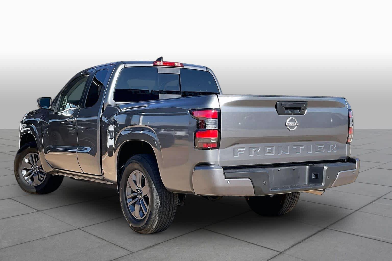 Used 2025 Nissan Frontier SV RWD image 12
