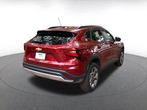 Used 2025 Chevrolet Trax LT image 7