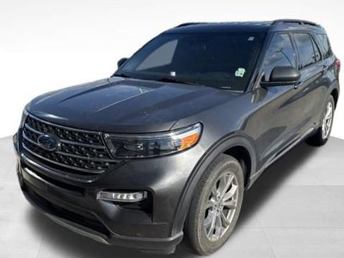 Used 2020 Ford Explorer XLT w/ Equipment Group 202A RWD image 4
