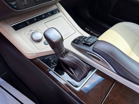 Used 2018 Lexus ES 350 w/ Ultra Luxury Package FWD image 35