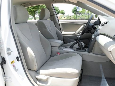 Used 2011 Toyota Camry FWD image 36