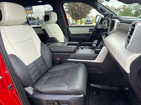 Used 2025 Toyota Sequoia Capstone AWD/4WD image 47