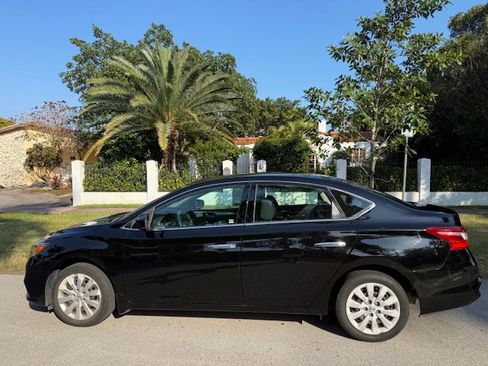 Used 2019 Nissan Sentra S image 5