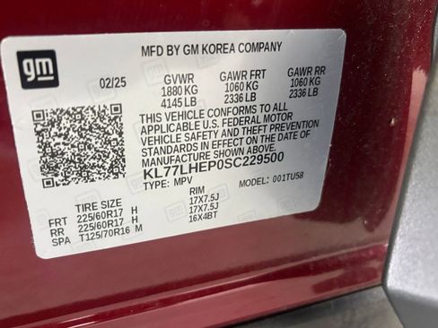 Used 2025 Chevrolet Trax LT FWD image 29