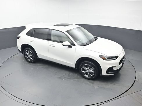 Certified 2025 Honda HR-V EX-L image 42