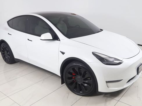 Used 2022 Tesla Model Y Performance AWD/4WD image 17
