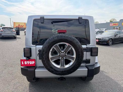 Used 2016 Jeep Wrangler Unlimited Sahara w/ Connectivity Group AWD/4WD image 4