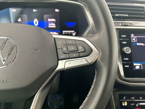 Used 2023 Volkswagen Tiguan SE FWD image 12