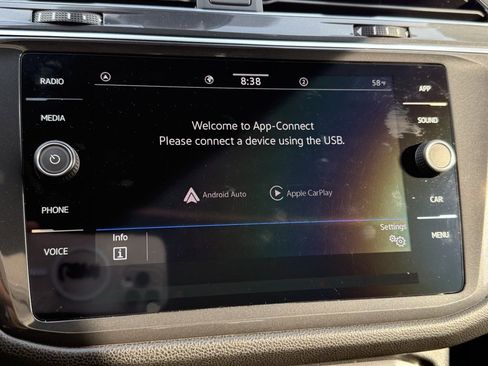 Used 2024 Volkswagen Tiguan SE R-Line image 12