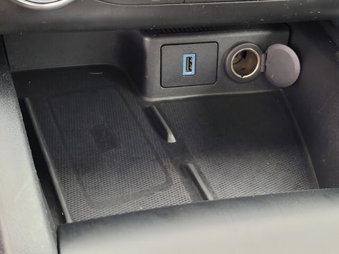 Used 2020 Ford Escape SE Sport image 9