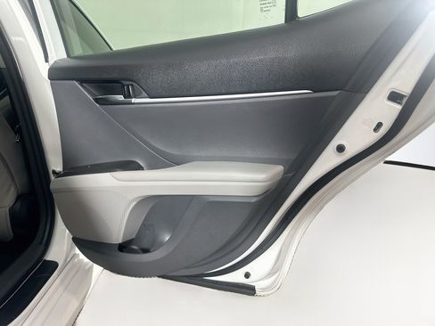 Used 2022 Toyota Camry LE FWD image 28