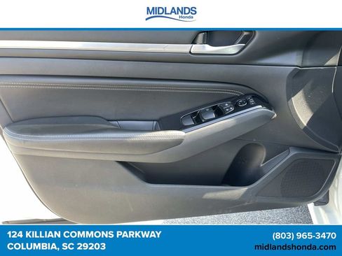 Used 2023 Nissan Altima 2.5 SV w/ SV Premium Package FWD image 13