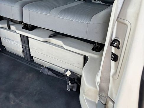 Used 2010 Chrysler Town & Country Touring image 32