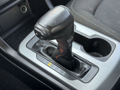 Used 2016 Chevrolet Colorado LT w/ LT Convenience Package image 11