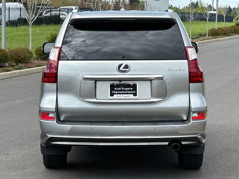 Used 2022 Lexus GX 460 Premium w/ Accessory Package AWD/4WD image 4