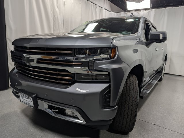 Used 2021 Chevrolet Silverado 1500 High Country w/ Technology Package AWD/4WD image 9