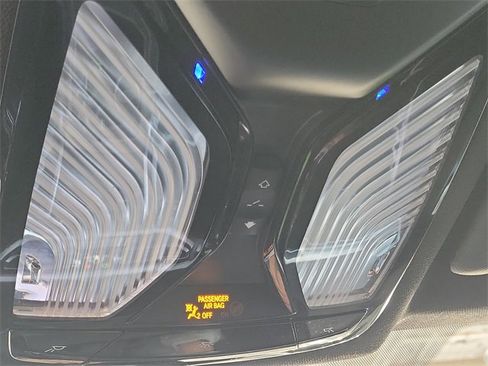 Used 2020 BMW 330i xDrive Sedan w/ Convenience Package image 18