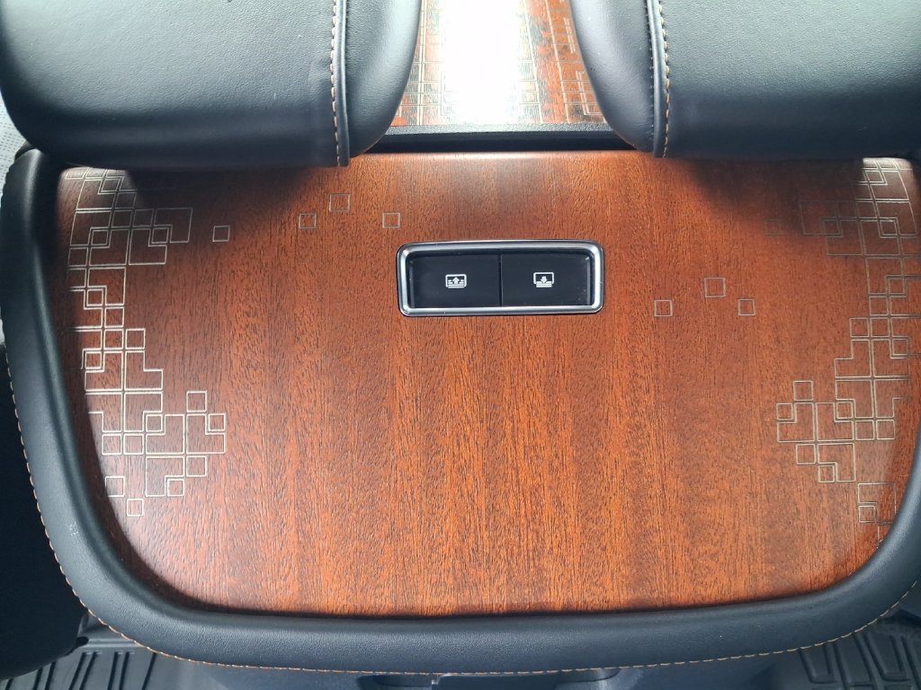 Used 2025 Lincoln Navigator Black Label AWD/4WD image 34